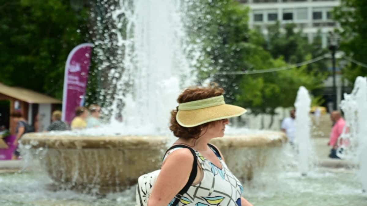 «Σφυροκόπημα» καύσωνα στη χώρα: «Έβρασαν» με 39°C Γκάζι και Πατήσια – Ποια περιοχή της Αττικής χτύπησε 40άρι, πού είδαμε 6°C
