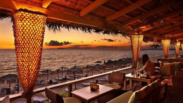 Η Μύκονος της Πελοποννήσου: Φθηνές τιμές, θάλασσες-λάδι, πας με 40€ βενζίνη & κάνεις τις διακοπές της ζωής σου