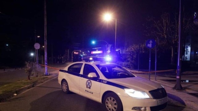Άγρια συμπλοκή μεταξύ οπαδών Παναθηναϊκού και ΑΕΚ στο Κοματερό: Εικόνες ντροπής για τον αθλητισμό ( Βίντεο)