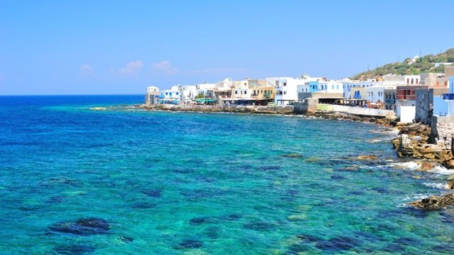 Ταξίδι στο κρυμμένο διαμάντι του Αιγαίου: Γαλήνιος τόπος χαλάρωσης – Ένα νησί…πραγματικό ηφαίστειο