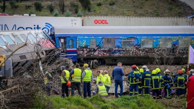 Τραγωδία στα Τέμπη: Ελεύθερος με περιοριστικούς όρους θα αφεθεί ο σταθμάρχης του ΟΣΕ