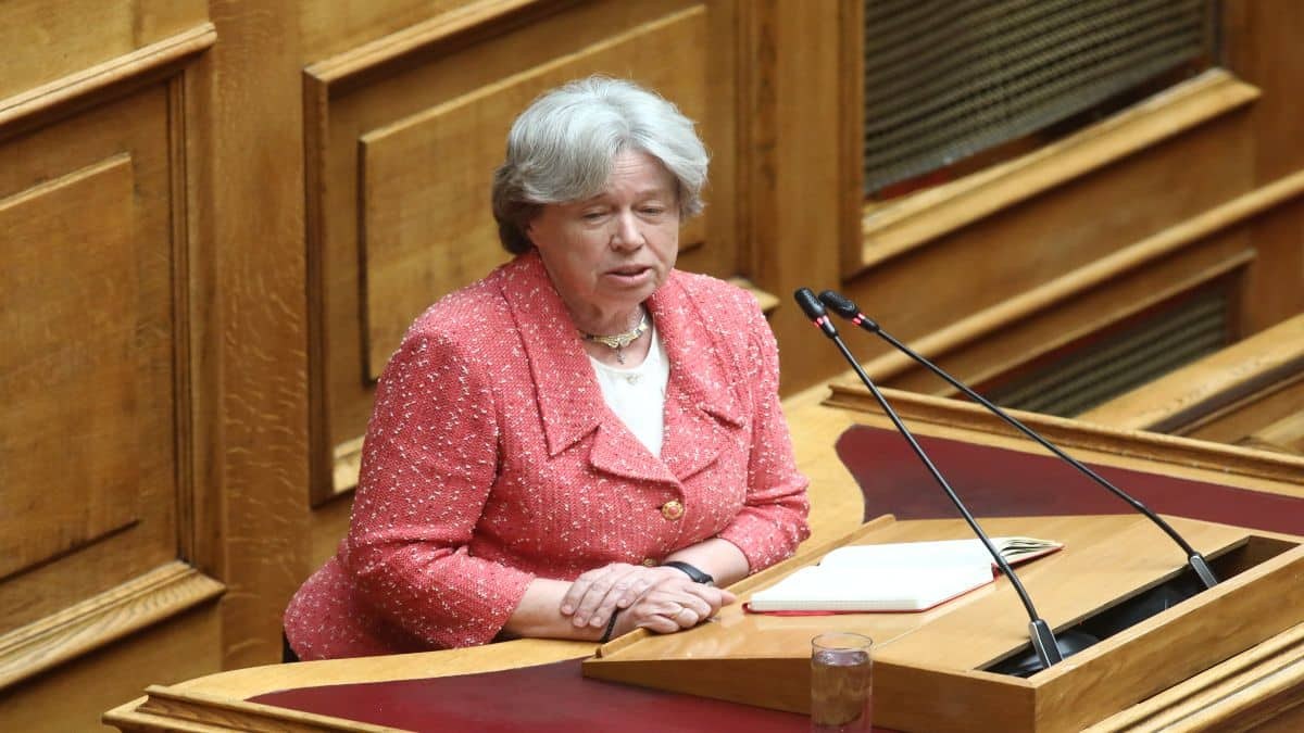 Χαμός στον ΣΥΡΙΖΑ: «Ξεμπροστιάζει» Πολάκη η Λινού – Η ανάρτησή της στα social