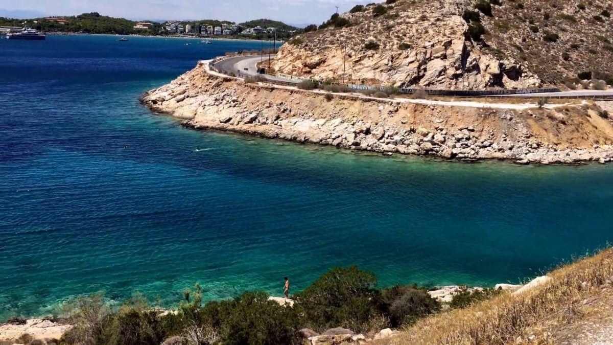 Το γνωστό – άγνωστο ανώνυμο “beach bar” της Βουλιαγμένης