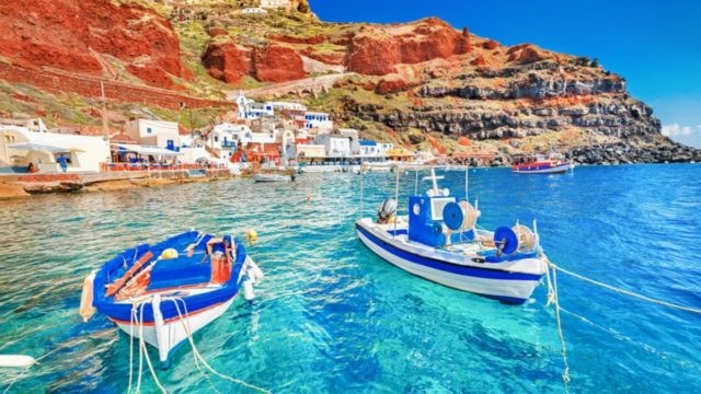 Σαμποτάζ στην Ελλάδα από Τούρκους ξενοδόχους: «Αυτοί έχουν ξενώνες, εμείς 5άστερα – Μόνο το αλκοόλ είναι φθηνότερο»