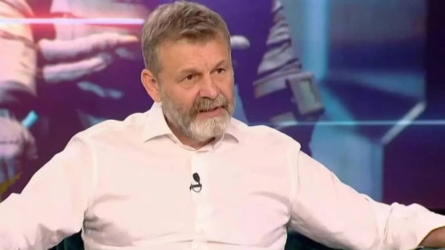 «Παρών» δηλώνει ο Απόστολος Γκλέτσος για την ηγεσία του ΣΥΡΙΖΑ: «Για την αριστερά και την πατρίδα»
