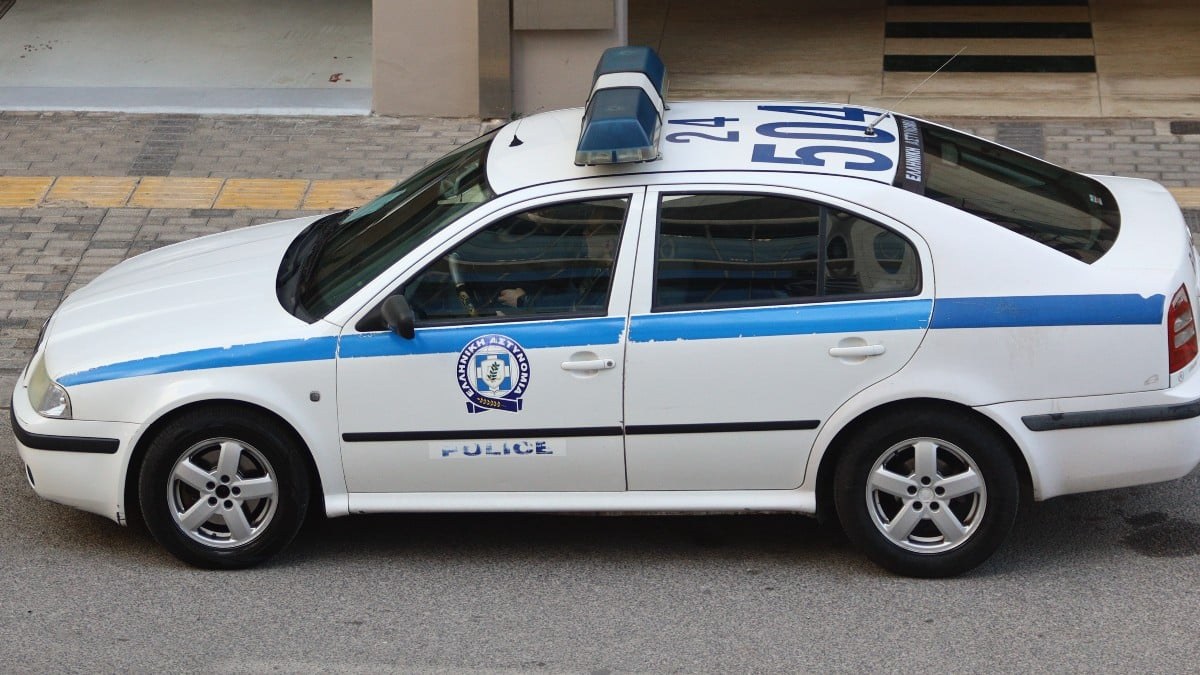 Γλυφάδα: Άγριος ξυλοδαρμός 14χρονης από συμμαθήτριες της – «Την έφτυναν, προσπάθησαν να τη γδύσουν, να της κάψουν τα μαλλιά»