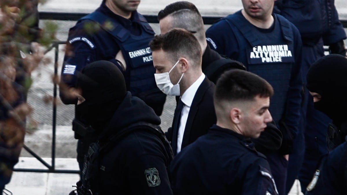 Μπάμπης ο φονιάς, Μπάμπης ο φοιτητής: Ξεκινά τις σπουδές του στην Νομική ο Αναγνωστόπουλος