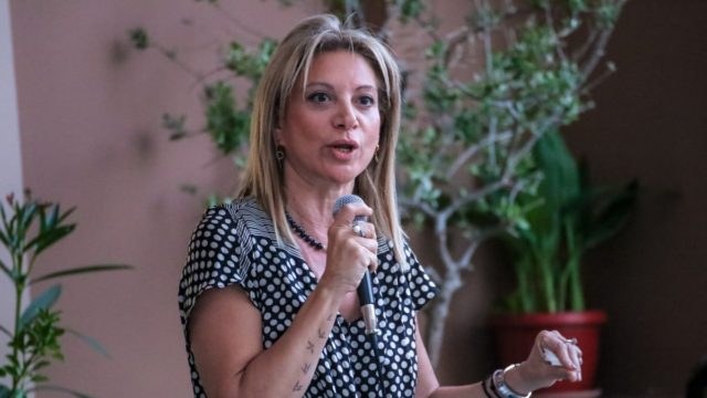 Μαρία Καρυστιανού: «Αλίμονο στους τιποτένιους που τολμούν να ζυγίζουν αυτόν τον ανθρώπινο πόνο»