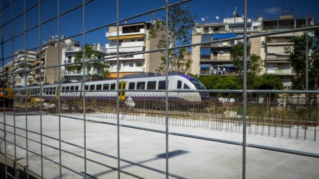Παραλίγο νέα Τέμπη μέσα στην Αθήνα: Τελευταία στιγμή δε συγκρούστηκαν τρένα του Προαστιακού στα Σεπόλια