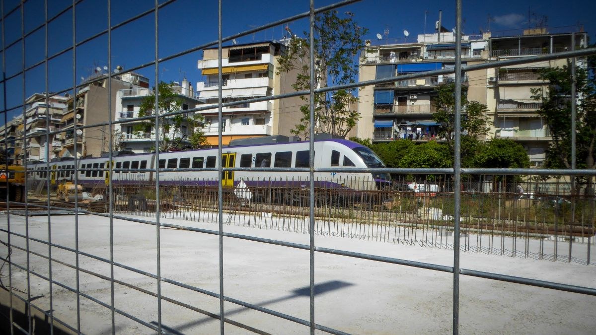 Παραλίγο νέα Τέμπη μέσα στην Αθήνα: Τελευταία στιγμή δε συγκρούστηκαν τρένα του Προαστιακού στα Σεπόλια