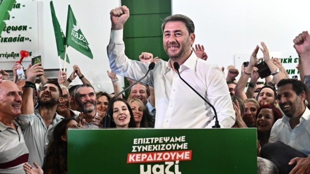 Ξαναμοιράζει την «τράπουλα» ο Νίκος Ανδρουλάκης: Οι νέοι ρόλοι για Γερουλάνο, Διαμαντοπούλου και Δούκα