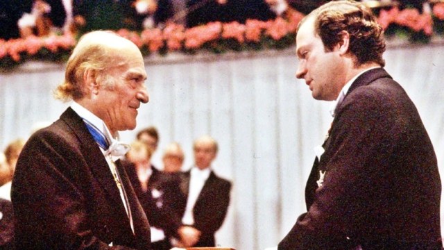 18/10/1979: «Άξιος εστί ο ποιητής» – Όταν ο Οδυσσέας Ελύτης βραβεύτηκε με το Νόμπελ Λογοτεχνίας