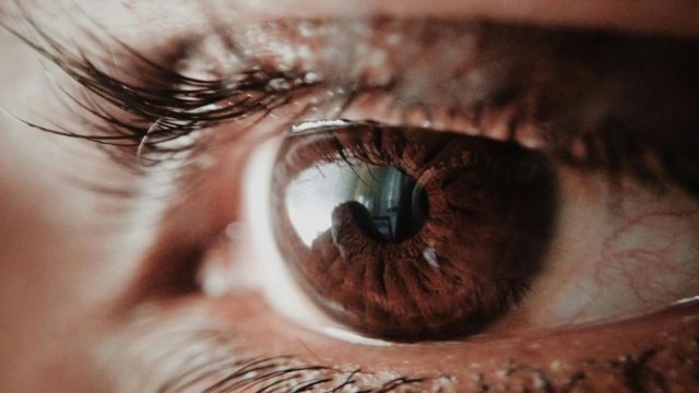 Ροζ μάτια: Πότε πρέπει να ανησυχήσετε;