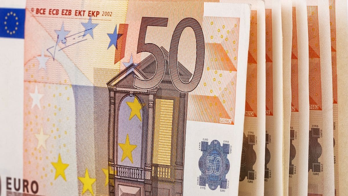 Αναζητούνται 140 εκατ. ευρώ για 930.000 χαμηλοσυνταξιούχους: Ποιοι θα λάβουν Δώρο Χριστουγέννων