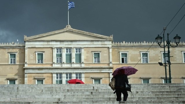 Καιρός σήμερα 14/10: 28άρια και βροχές – Πότε «δείχνουν» Καλλιάνος και Αρνιακός ραγδαία πτώση της θερμοκρασίας