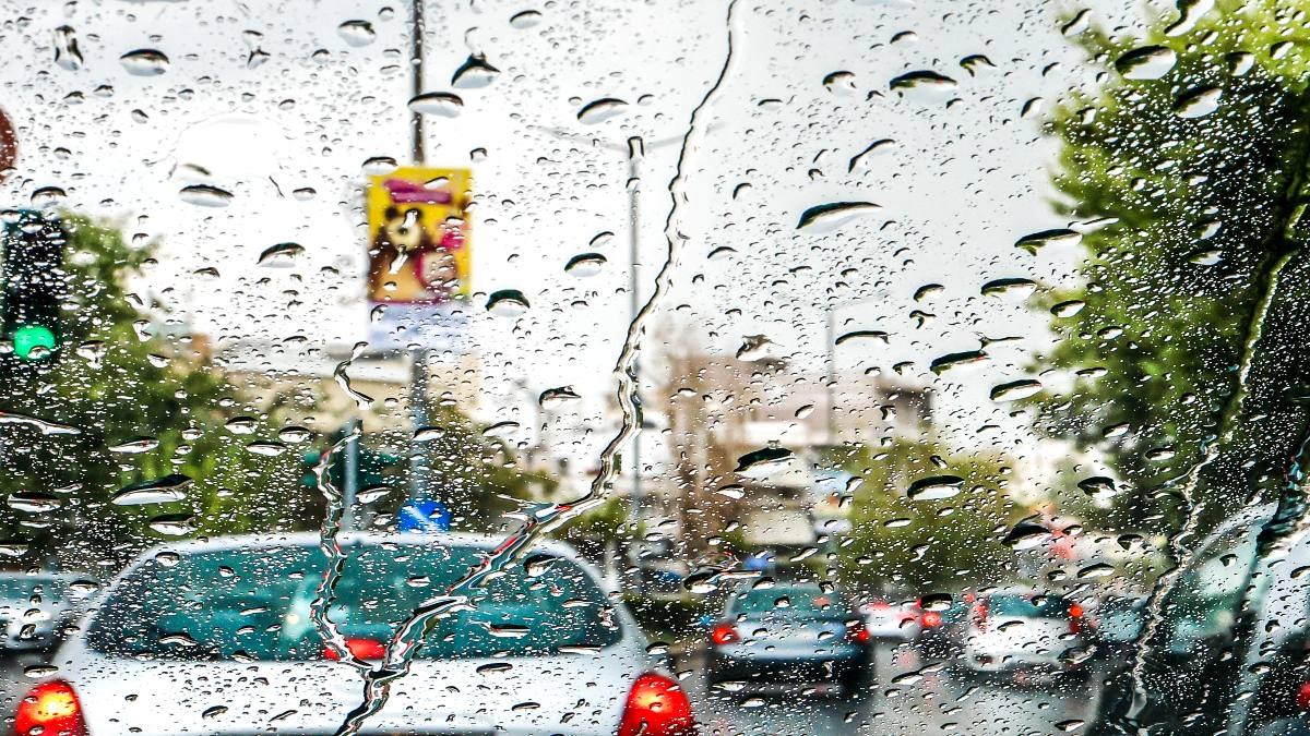 Καιρός σήμερα 5/10: Ισχυρές βροχές και καταιγίδες – Μαρουσάκης και Αρνιακός για το πέρασμα της «Cassandra» (video)