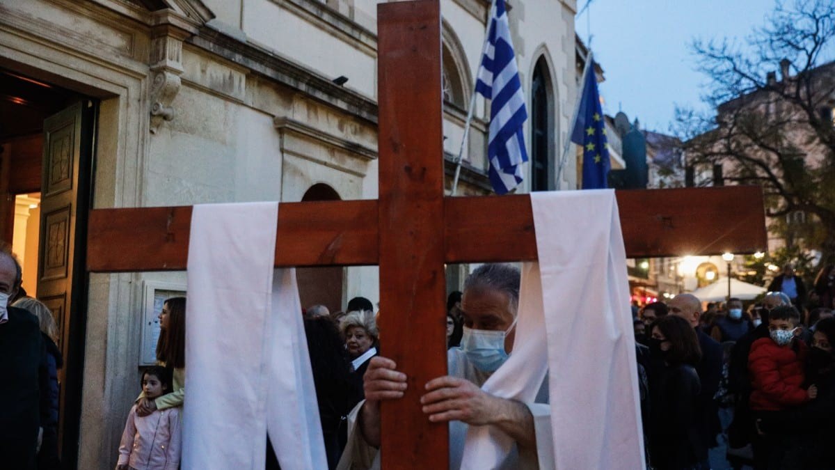 Σκάνδαλο στην Καθολική Εκκλησία: Στο στόχαστρο των Αρχών δύο μονοπρόσωπες εταιρίες – Ποια είναι η σύνδεση μεταξύ τους (video)