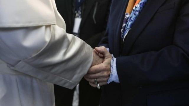 Σκάνδαλο μεγατόνων στην Καθολική Εκκλησία: Αυτοί είναι οι ιερείς και οι επιχειρηματίες που εμπλέκονται