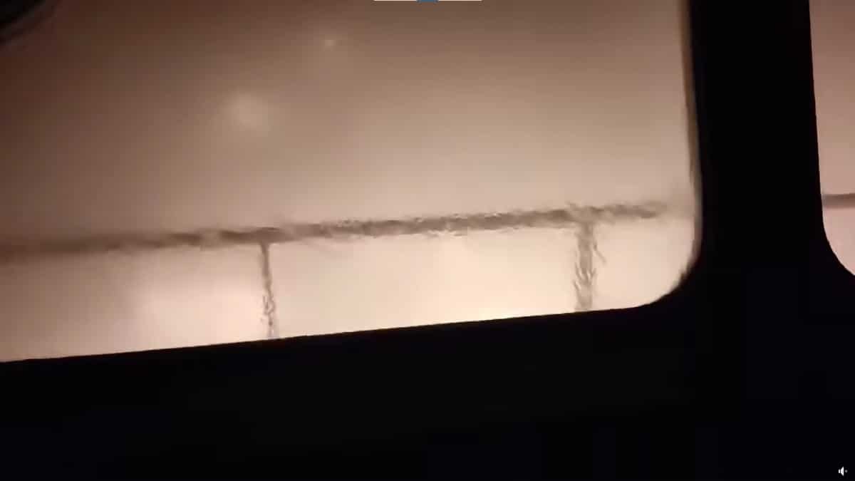 Ανατριχιαστικό βίντεο: Η στιγμή που ο τυφώνας Milton χτυπά ελληνικό πλοίο
