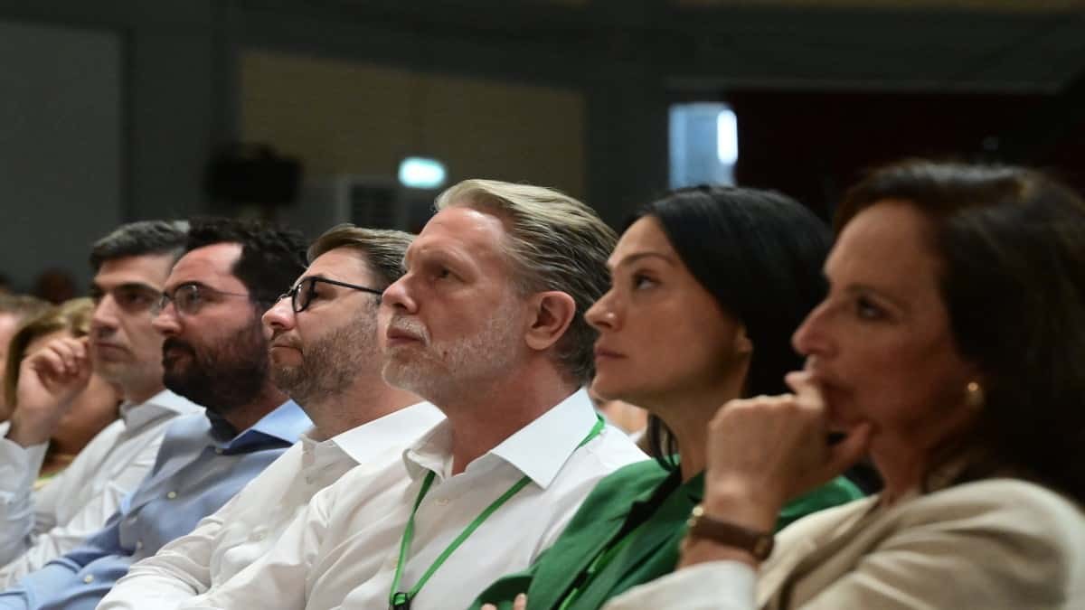 Νέα εποχή ΠΑΣΟΚ: Οι πρώτοι ρόλοι Διαμαντοπούλου και Γερουλάνου, η θέση του Χάρη Δούκα και όλες οι αλλαγές σε πρόσωπα