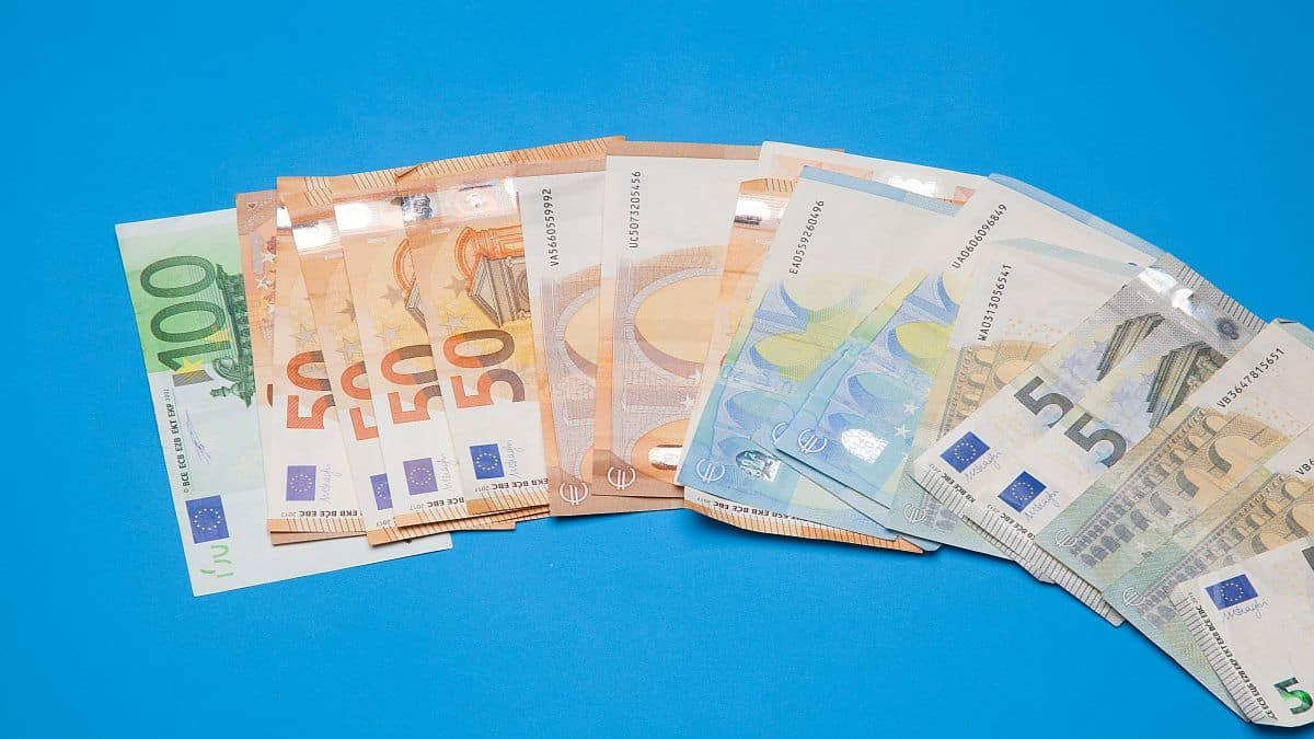«Για πρώτη φορά το κράτος σταματάει να ζητάει μόνο από τους πολίτες»: Το Δημόσιο επιβάλλει πρόστιμα στο… Δημόσιο