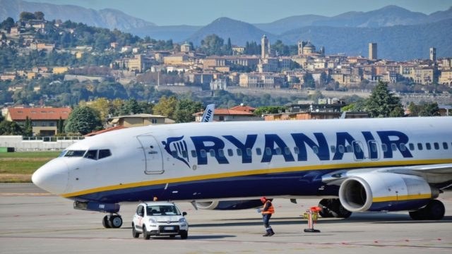 «Πετάει» η Ryanair: Εισιτήρια μείον 20% – Μιλάνο με 44 ευρώ!