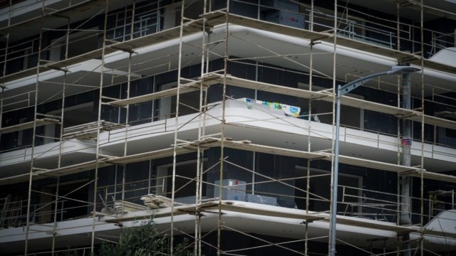 Μειώνεται ραγδαία η ιδιοκατοίκηση στην Ελλάδα μέσα σε 20 χρόνια – Οι νέοι ζουν στο ενοίκιο