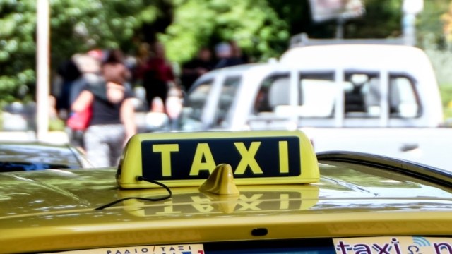Μοσχάτο: Οδηγός ταξί παρέσυρε 46χρονη