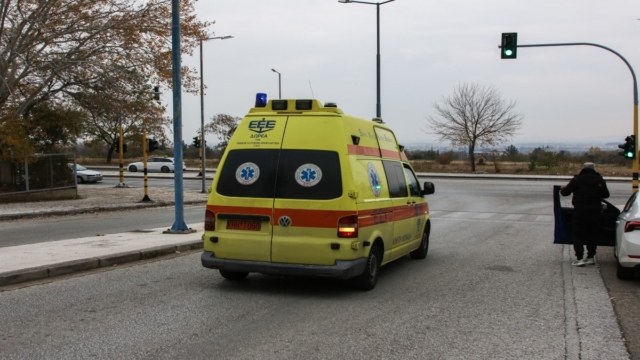 Σοκαριστικό τροχαίο στα Χανιά: Σύγκρουση ασθενοφόρου με αυτοκίνητο – Νεκρός ο ασθενής