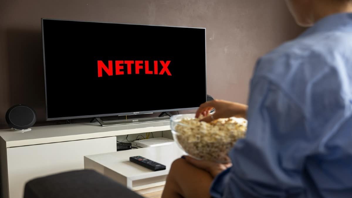 Netflix: Οι σειρές και οι ταινίες που θα μας καθηλώσουν στη θέση μας και τον Δεκέμβριο