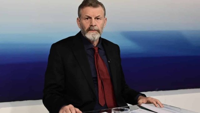 Επιμένει ο Απόστολος Γκλέτσος για τους οίκους ανοχής: «Όταν φέρνεις νέους ανθρώπους να νοιάζεσαι και για τη σεξουαλικότητα τους»