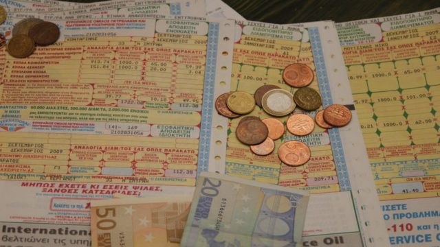 Χάος με τις μεταβιβάσεις ακινήτων: «Άκυρο» αν έχεις οφειλές από κοινόχρηστα!
