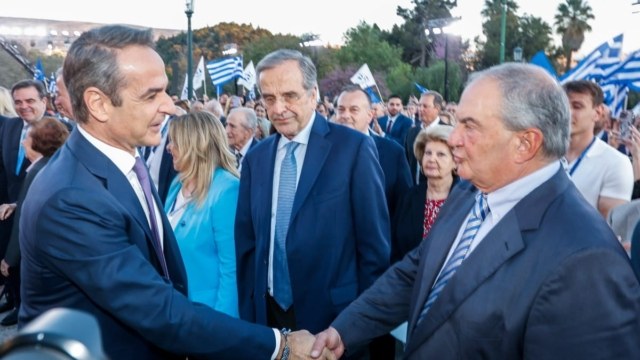 Κανείς δεν ακολουθεί τον Σαμαρά: Οι επόμενες κινήσεις του πρώην πρωθυπουργού και η στάση Καραμανλή