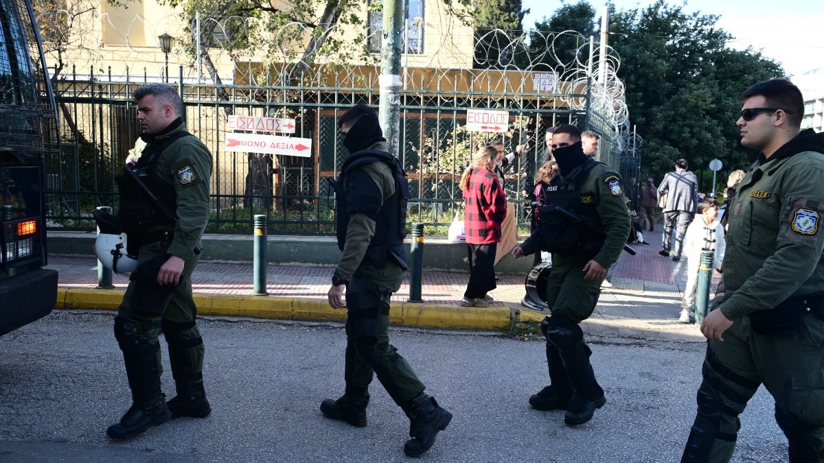 Στον εισαγγελέα ο 49χρονος «αόρατος» φιλόλογος – Νοίκιαζε τη γιάφκα στο Παγκράτι 16 χρόνια