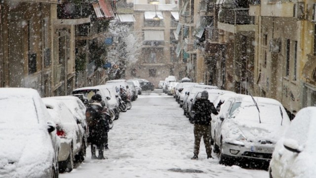 Νέο έκτακτο δελτίο καιρού από την ΕΜΥ: Οι περιοχές που θα πέσουν ισχυρές βροχές και χιόνια τις επόμενες ώρες