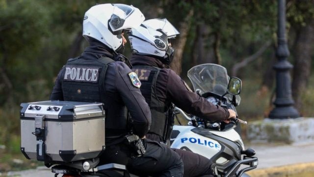 Φρίκη: Παιδιά δολοφόνησαν τον πατέρα τους με μαξιλάρι στην Εύβοια
