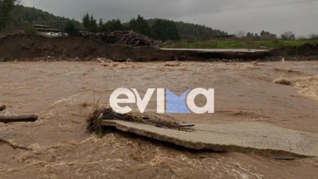 Στο έλεος της κακοκαιρίας η Εύβοια: «Έπεσαν πάνω από 200 χιλιοστά βροχής» – Εικόνες καταστροφής