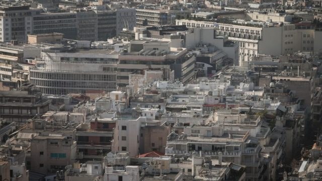 Κυνηγητό από την Εφορία: Τέρμα τα αδήλωτα τετραγωνικά και οι πισίνες – Το νέο σύστημα διασταύρωσης