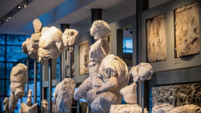 Λευκός καπνός… δε βγαίνει για τα Γλυπτά του Παρθενώνα: Η θέση του Κυριάκου Μητσοτάκη προτού συναντηθεί με τον Βρετανό πρωθυπουργό