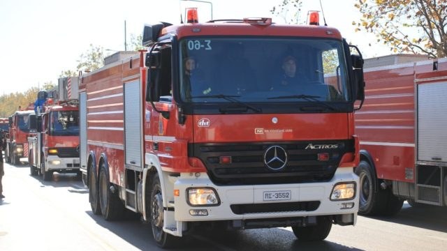 Συναγερμός στο Πέραμα: Ξέσπασε φωτιά σε σκάφος