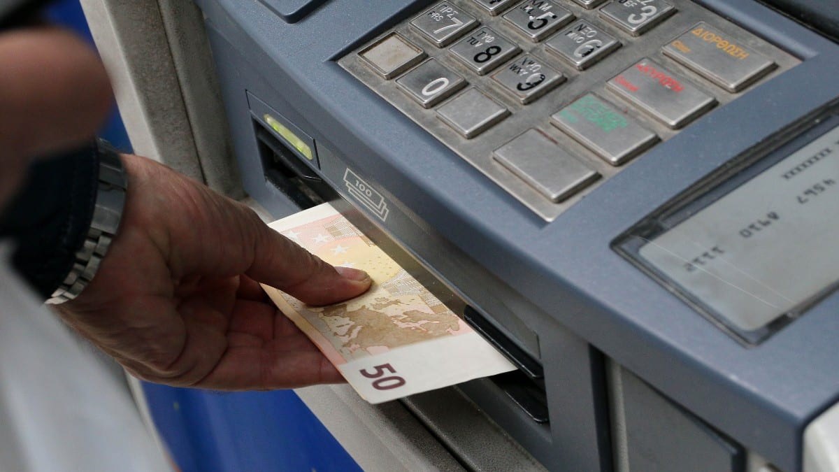 Τράπεζες: Αλλάζουν όλα στις μεταφορές χρημάτων – Τι θα ισχύσει από το 2025