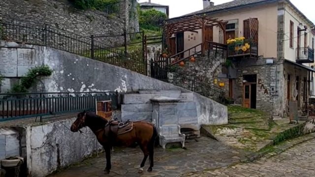 Άγιος Λαυρέντιος: Η ιστορία πίσω από το χωριό του Πηλίου με τη γραφική πλατεία και την υπέροχη θέα