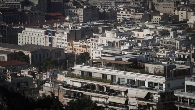 Κατοικίες: «Καλπάζει» η αγορά ακινήτων – Ποιες είναι οι τάσεις για το 2025
