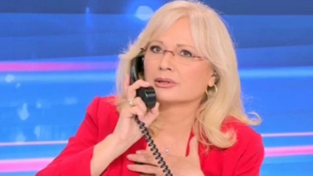 Έκανε το απίστευτο η Αγγελική Νικολούλη: Χαμός στους διαδρόμους του MEGA με την παρουσιάστρια