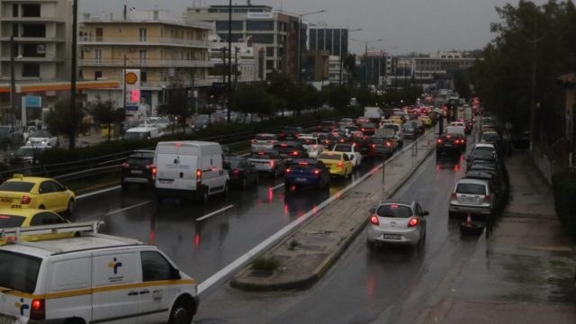 Live κίνηση 22/1: Μεσοβδόμαδο… πάρκινγκ στην Αττική – Στο «κόκκινο» όλες οι βασικές οδικές αρτηρίες
