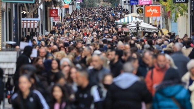 Ανοικτά τα καταστήματα την Κυριακή (26/1): Το ωράριο λειτουργίας τους – Τι θα ισχύσει για τα σούπερ μάρκετ