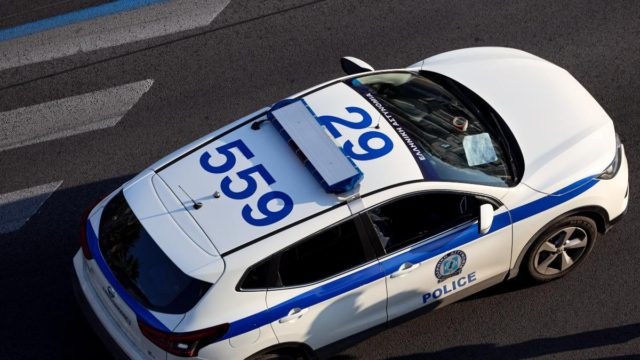 Θρίλερ στα Εξάρχεια: 98χρονος βρέθηκε νεκρός σε διαμέρισμα – «Τον σκότωσα», φώναζε η κόρη του