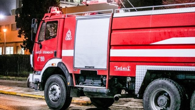 Φωτιά σε εργοστάσιο στο Κορωπί – Άμεση κινητοποίηση της Πυροσβεστικής