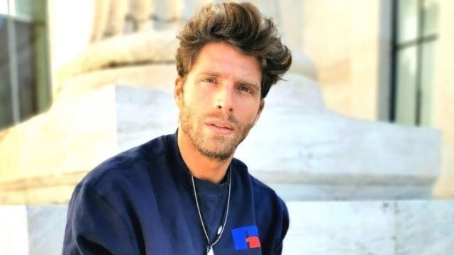 «Μην αγχώνεστε, τον πιάσαμε όλοι»: Η απάντηση του Γιώργου Μανίκα μετά το επίμαχο βίντεο και τον σάλο