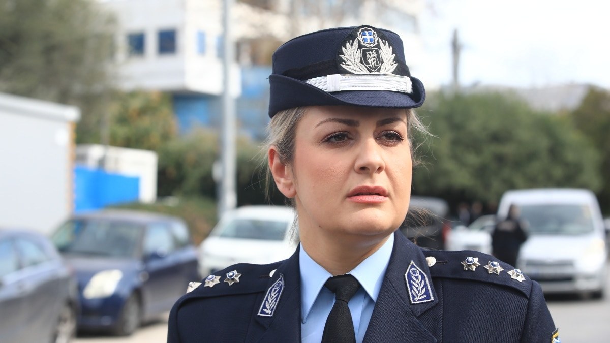 Σούσουρο με την Κωνσταντία Δημογλίδου: Άγνωστος άνδρας την «φιλά» στο στόμα, όπως δεν την έχουμε ξαναδεί